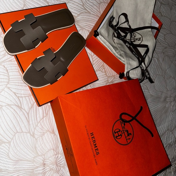 🩶 💯 AUTH HERMES ORAN ETOUPE SANDALS SIZE 38 🩶 - Picture 4 of 4